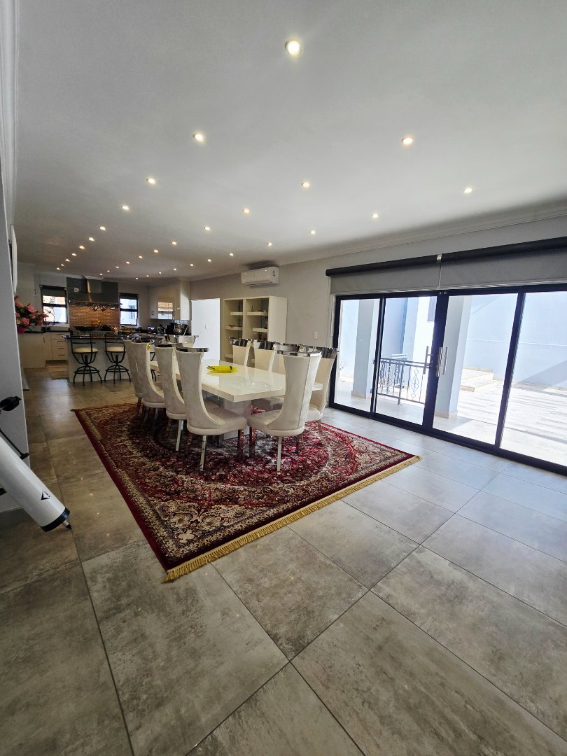 6 Bedroom Property for Sale in Wilkoppies North West